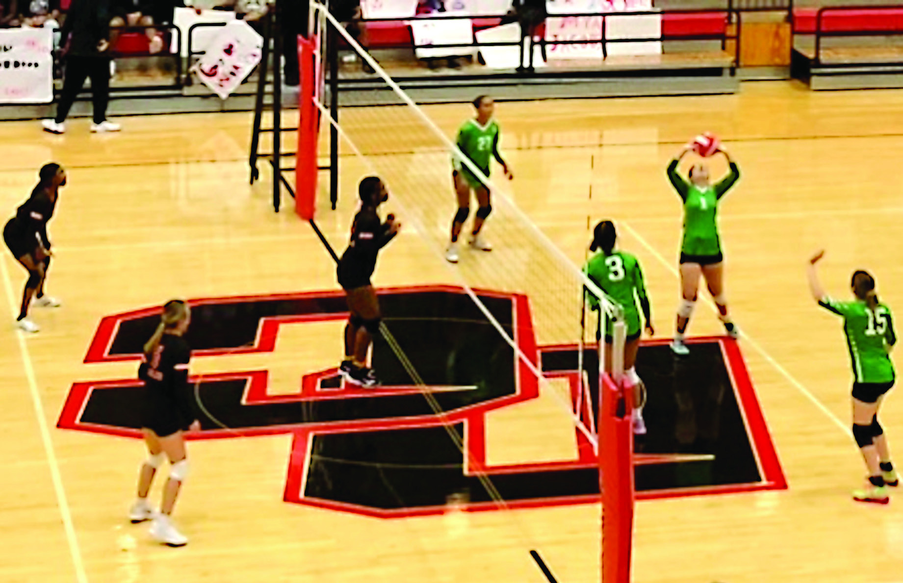 Seminole Volleyball Fight a Tough Fight but Fall Short Thursday