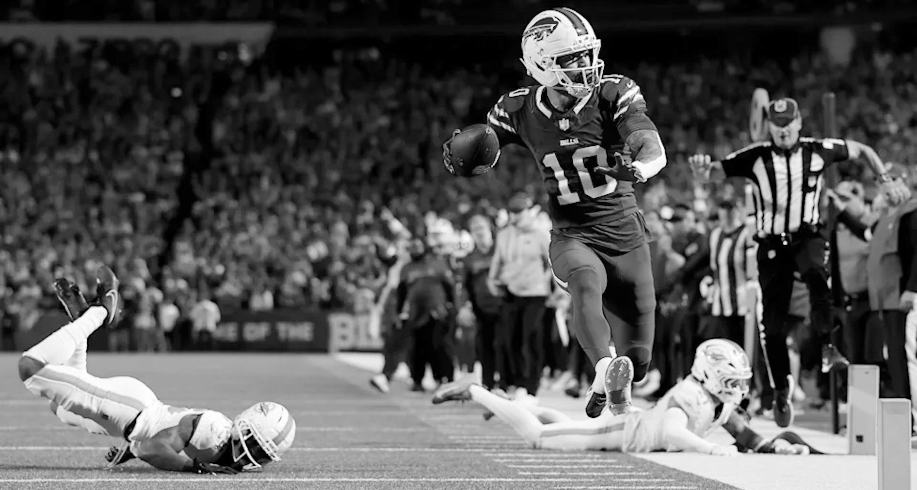 Buffalo Survives Upset Scare, Moves to 3-0 After Miami Doomed by Late Mistakes