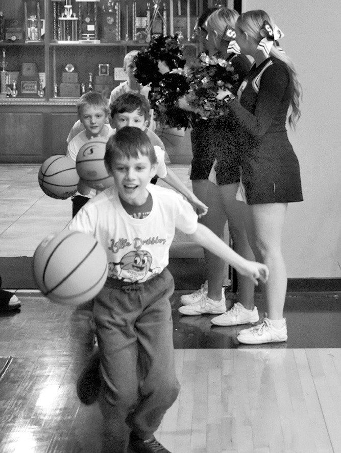 ‘Little Dribblers’ Dazzle Basketball Fans at Halftime