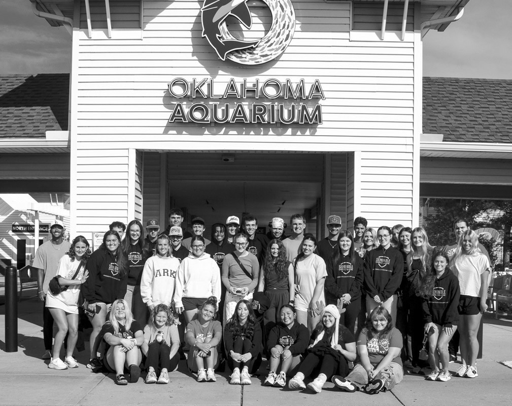 Leadership Students go Behind The Scenes at Aquarium