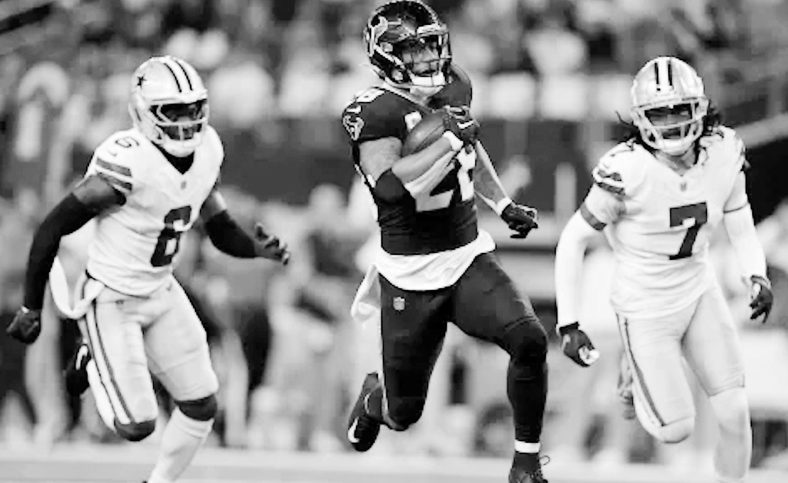 Former Sooner Mixon Scores 3 TDs as Texans’ Defeat Cowboys