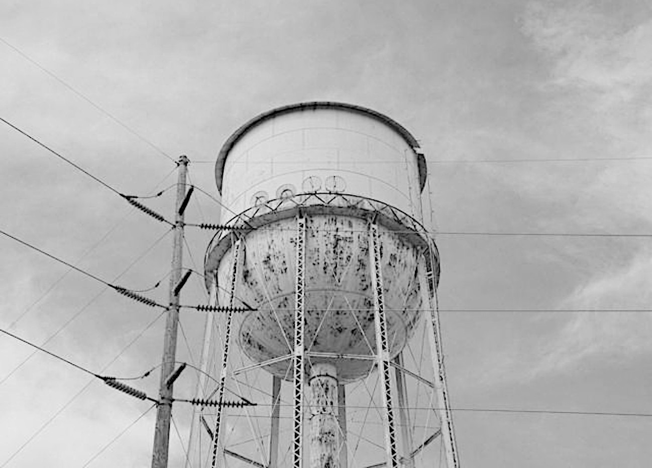 Water tower on Lindsey Street