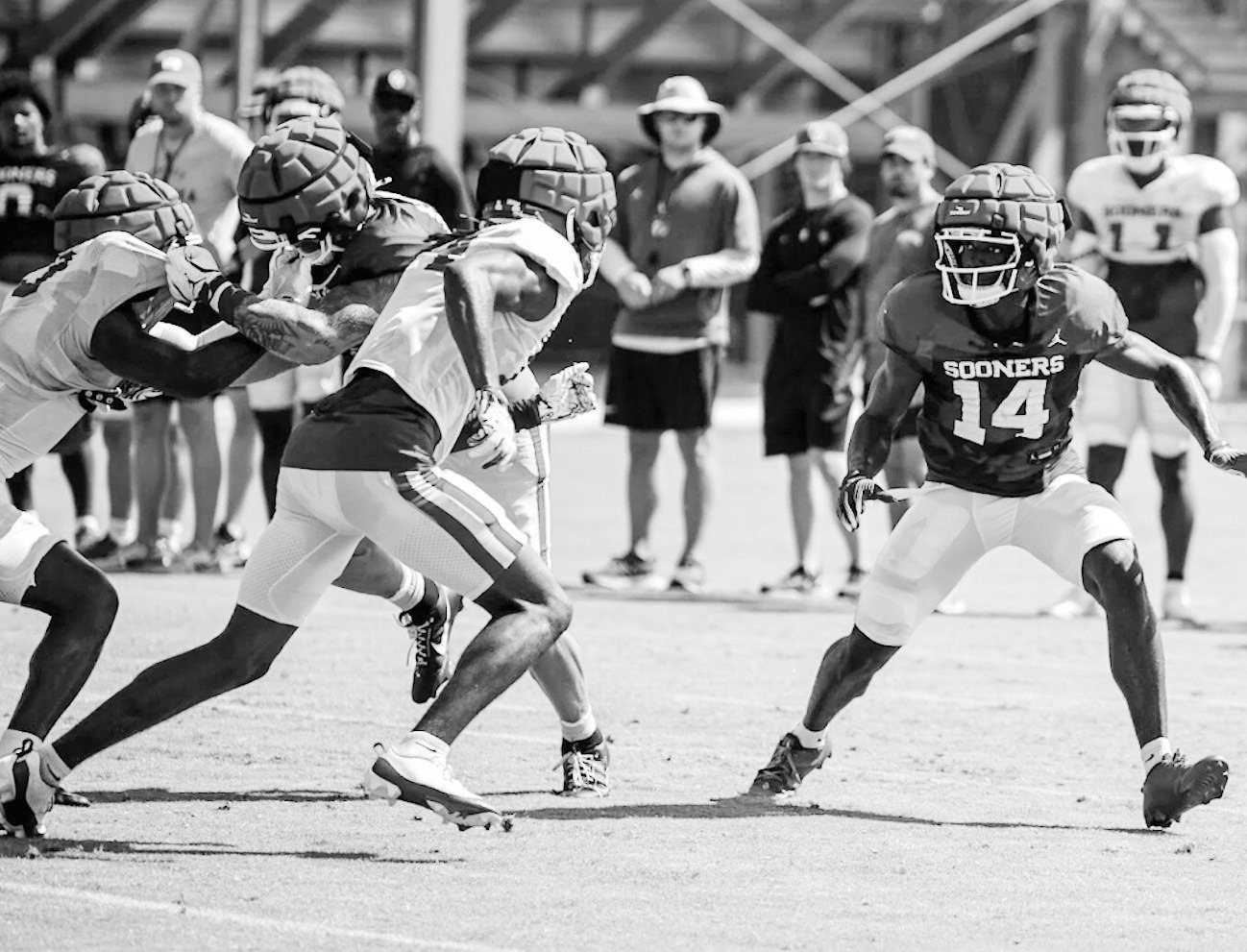 Oklahoma Offense Battling with Sooners Defense