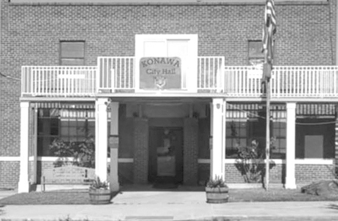 Pictured above is Konawa City Hall. Daniel Bruton, Konawa City Manager, has agreed to take courses in anger management following a July incident in which he threatened a policeman’s job after being pulled over for speeding. (File photo)