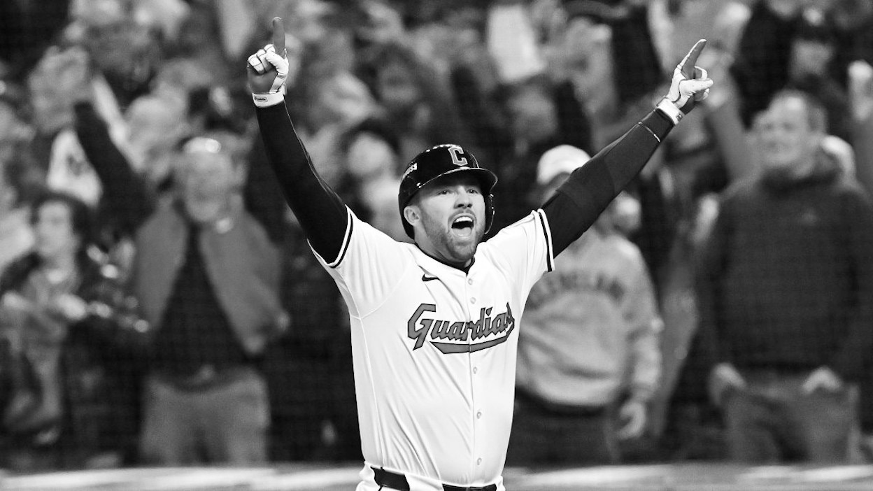 Guardians Beat Yankees in 10th of ALCS Game 3