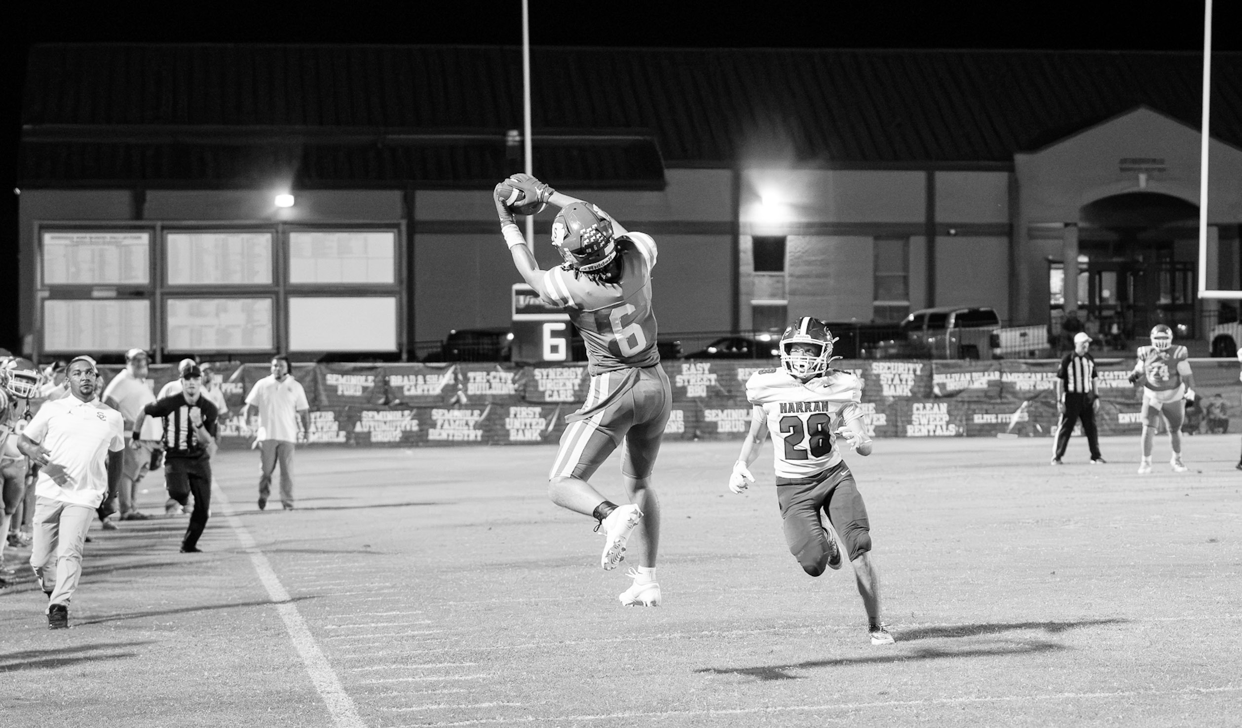 Seminole Chieftain Cashawn Thompson catches a pass for a big gain Friday night at home against Harrah Courtesy Photo by Ben Schatzel