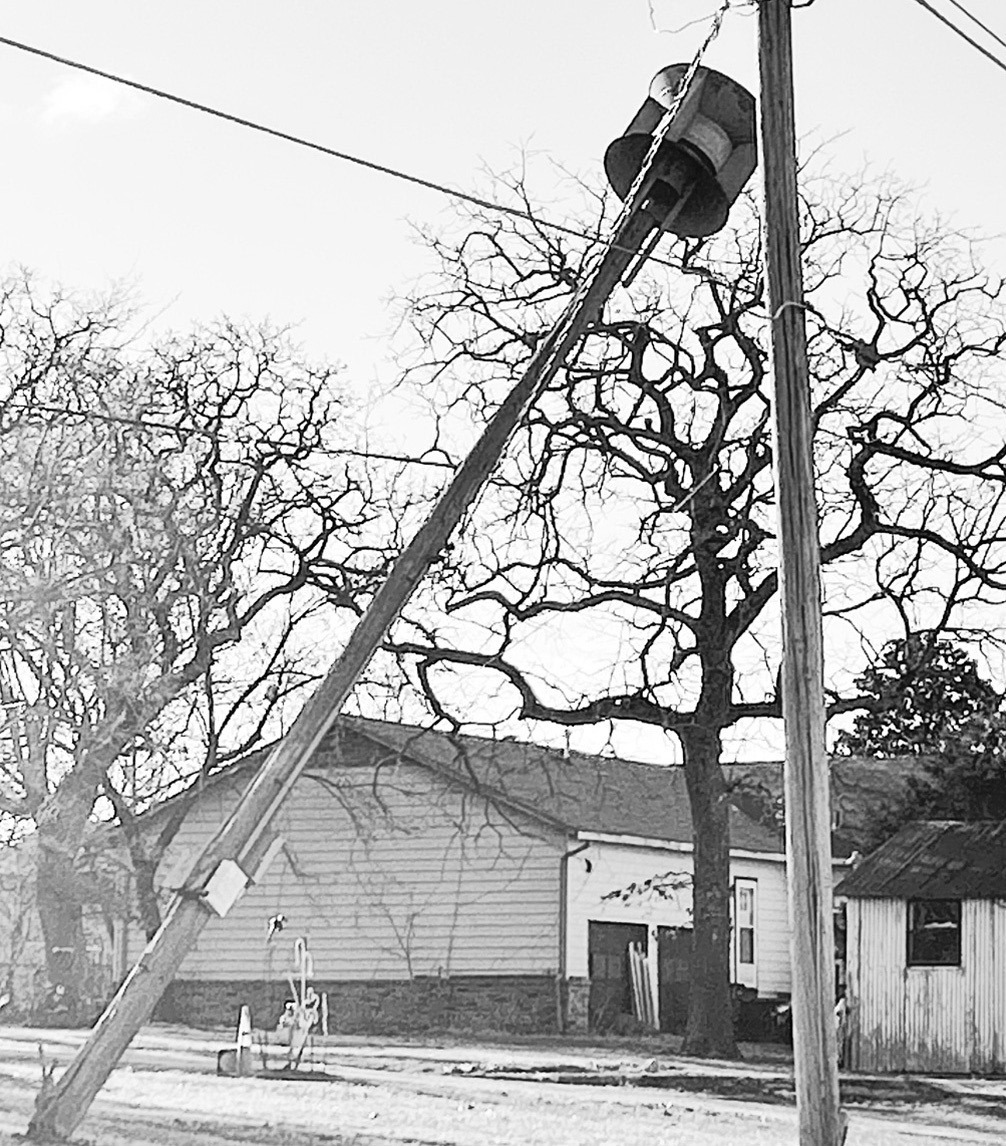 A pole holding one of Seminole’s storm warning sirens in the 400 block of A Street was knocked over by high winds Tuesday night. Emergency Management Director Ernie Willis says another siren, located near the Bus Station, is currently inoperable. —Pho
