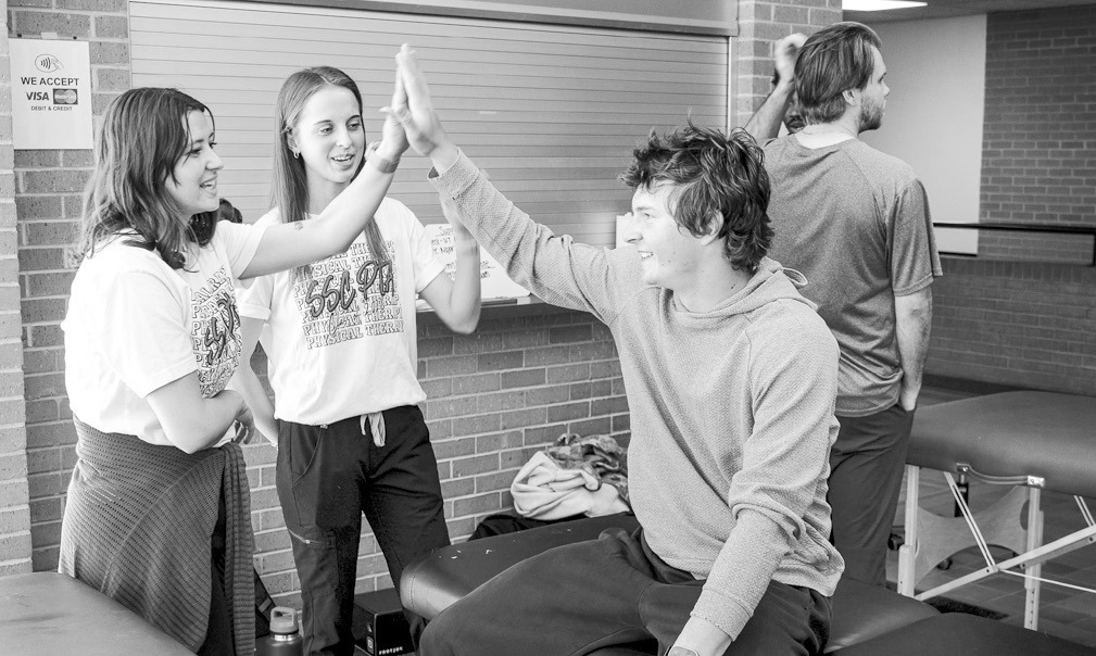 SSC PT Assistant Program Helps Students Stretch And Learn