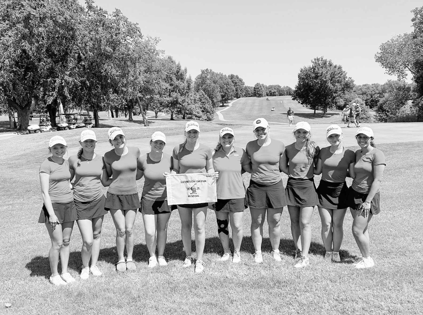 The SSC women’s golf team earned a secondplace finish at the Southwestern Christian Invitational. Pictured (left to right): Rylee Cummins of Clinton, Audrey Cooper of Fort Gibson, Addison McAlister of Midwest City, Chelsea Powell of Edmond, Peyton Black