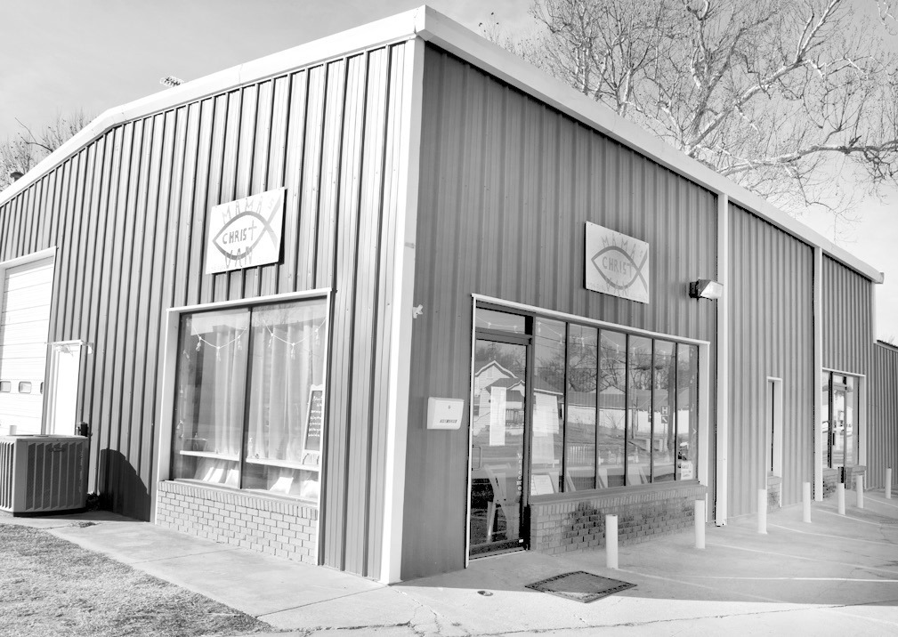 Ma Ma’s Christ Van, located at 601 W. Broadway in Seminole, is offering a temporary warming shelter beginning this afternoon. A powerful winter storm with heavy snow and bitter cold is expected to affect the entire state. —Staff Photo by Andy Wilson