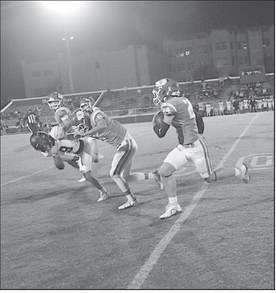 Seminole Chieftain Carter Childs breaks free for a huge gain Friday night. Staff Photo by Bill Anderson