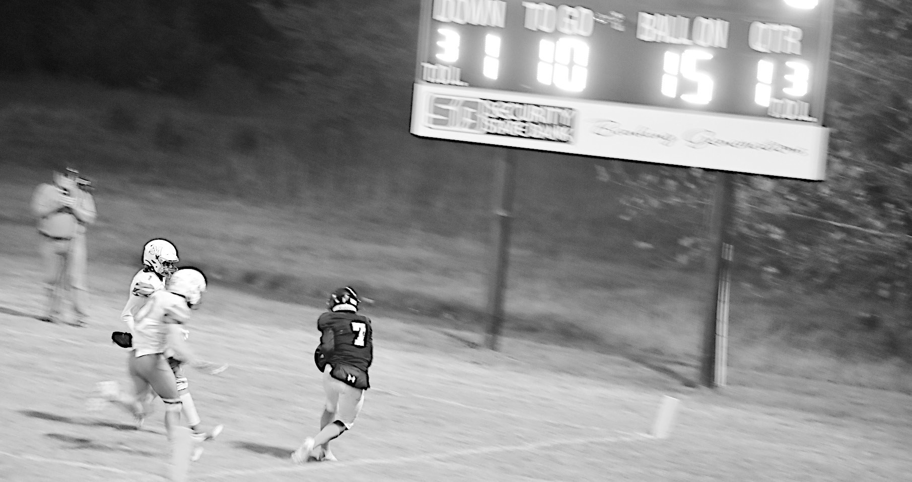 Maud Tiger wide receiver Koi Street catches the pass for a touchdown Thursday evening. Staff Photo by Andy Wilson