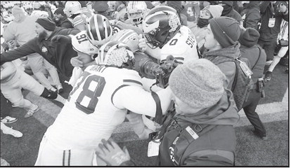 Big 10 Fines Michigan and Ohio State $100,000 for Postgame Fight