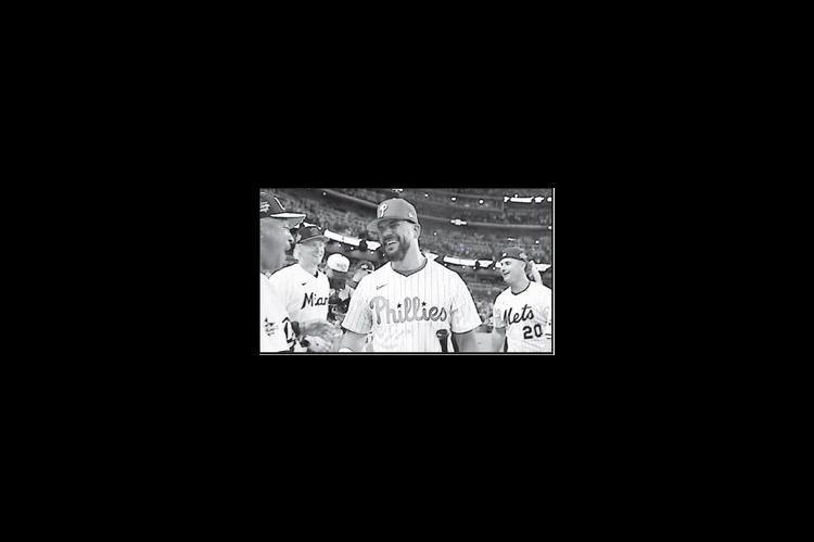 Schwarber Launches 3 HRs to Win MVP Honors in MLB All Star Game