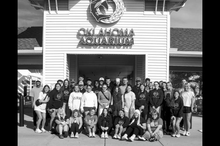 Leadership Students go Behind The Scenes at Aquarium
