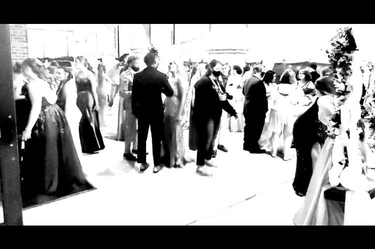 Students Gussy up For Prom Night, Celebrate in Style