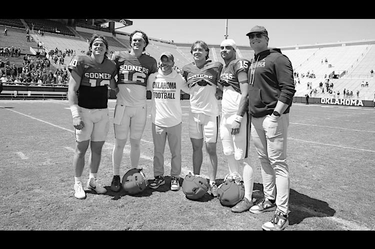 OU Legendary QB Sam Bradford Spent Time with John Mateer