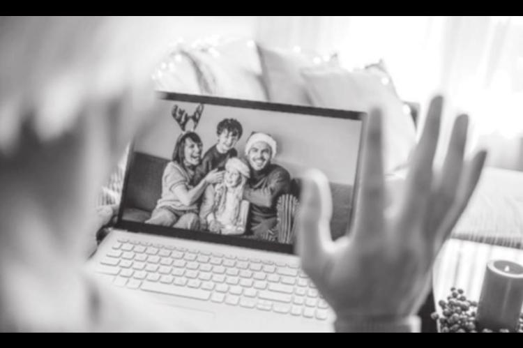 How to Stay Connected with Loved Ones After Moving into An Assisted Living Facility