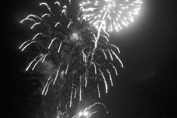 —Staff Photo by Andy Wilson TheCityofSeminole wished the United States of America a “happy birthday” with a fireworks extravaganza Friday night, July 4. The display was visible from many vantage points across the city and originated from the old rod