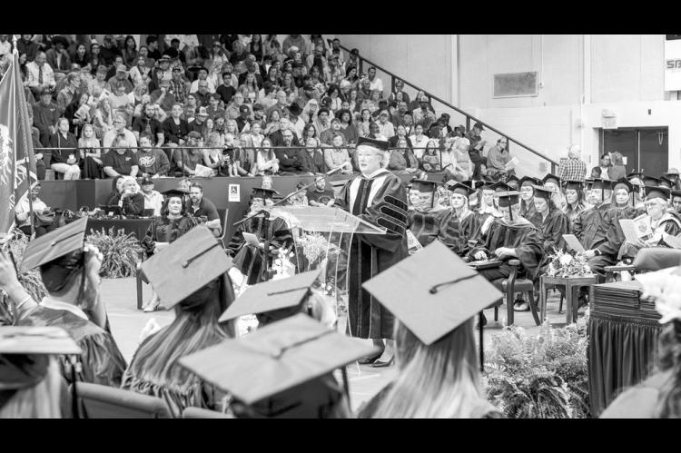 SSC President Lana Reynolds welcomes graduates, families and guests. (SSC photo)