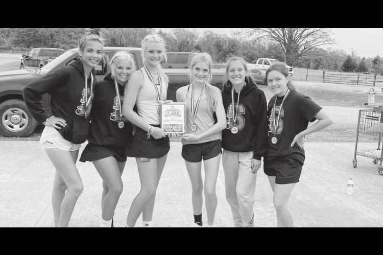 Seminole Tennis Team Qualify for State