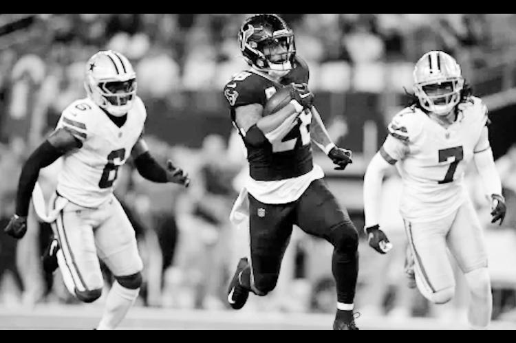 Former Sooner Mixon Scores 3 TDs as Texans’ Defeat Cowboys