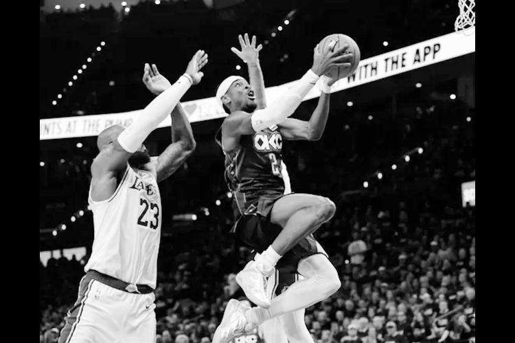 Thunder Make Late Comeback in 125-107 Game 2 Win Over Lakers