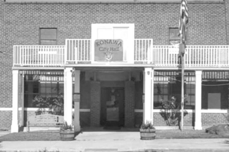 Pictured above is Konawa City Hall. Daniel Bruton, Konawa City Manager, has agreed to take courses in anger management following a July incident in which he threatened a policeman’s job after being pulled over for speeding. (File photo)