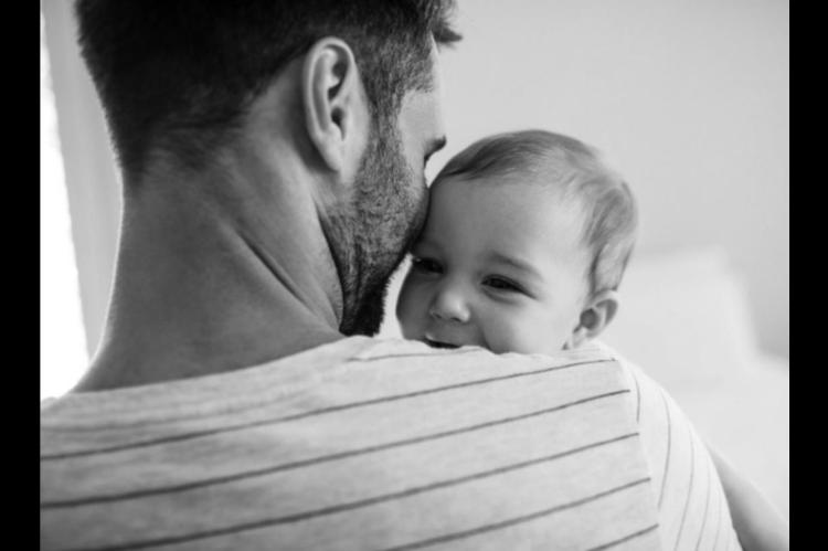 Tips to Help New Fathers Bond With Their Babies