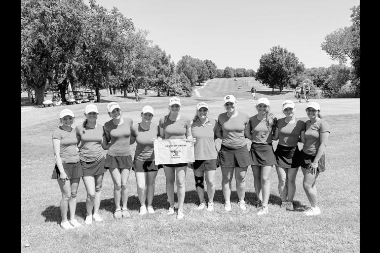 The SSC women’s golf team earned a secondplace finish at the Southwestern Christian Invitational. Pictured (left to right): Rylee Cummins of Clinton, Audrey Cooper of Fort Gibson, Addison McAlister of Midwest City, Chelsea Powell of Edmond, Peyton Black