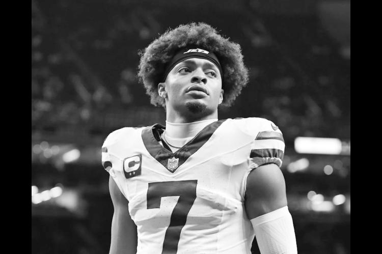 Fields Embraces Fresh Start with the Chiefs as Patrick Mahomes Rehabs from Knee Surgery