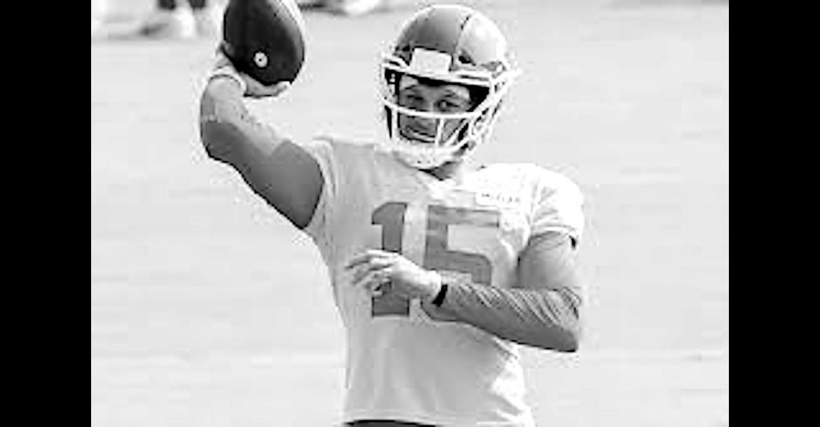 Mahomes Takes Part in Chiefs’ First Voluntary Workout, Just 5 Months After Undergoing Knee Surgery