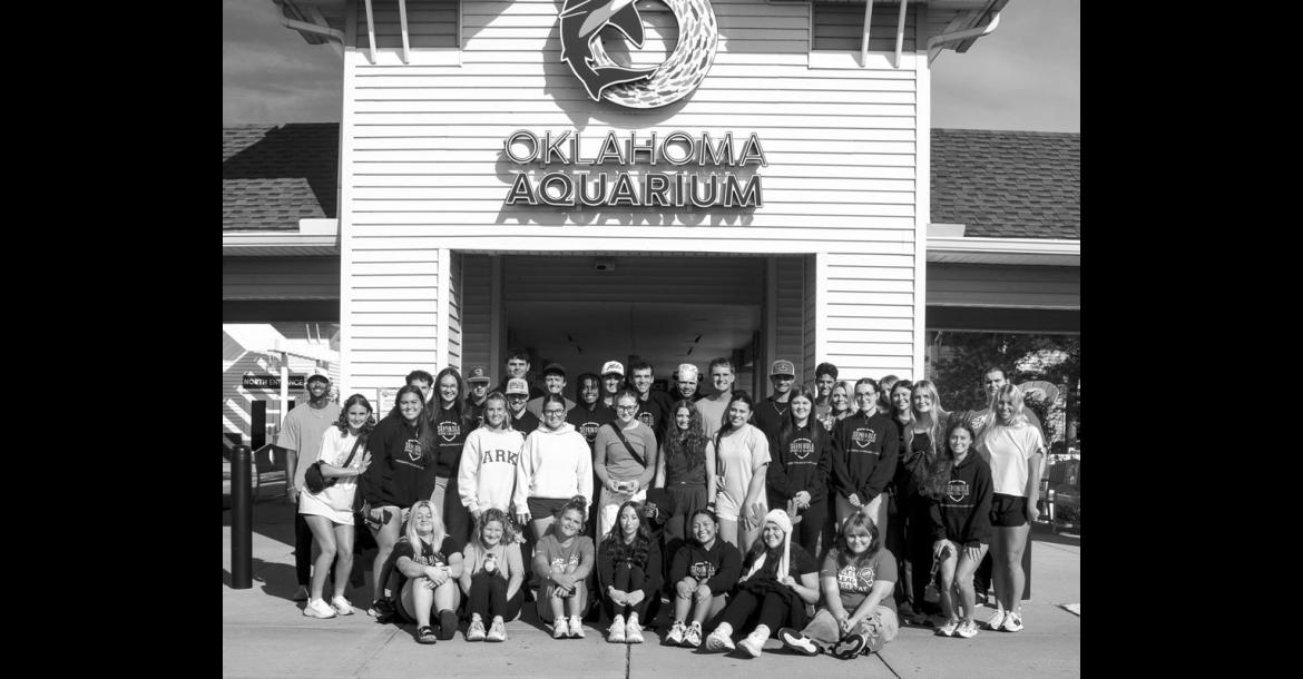 Leadership Students go Behind The Scenes at Aquarium