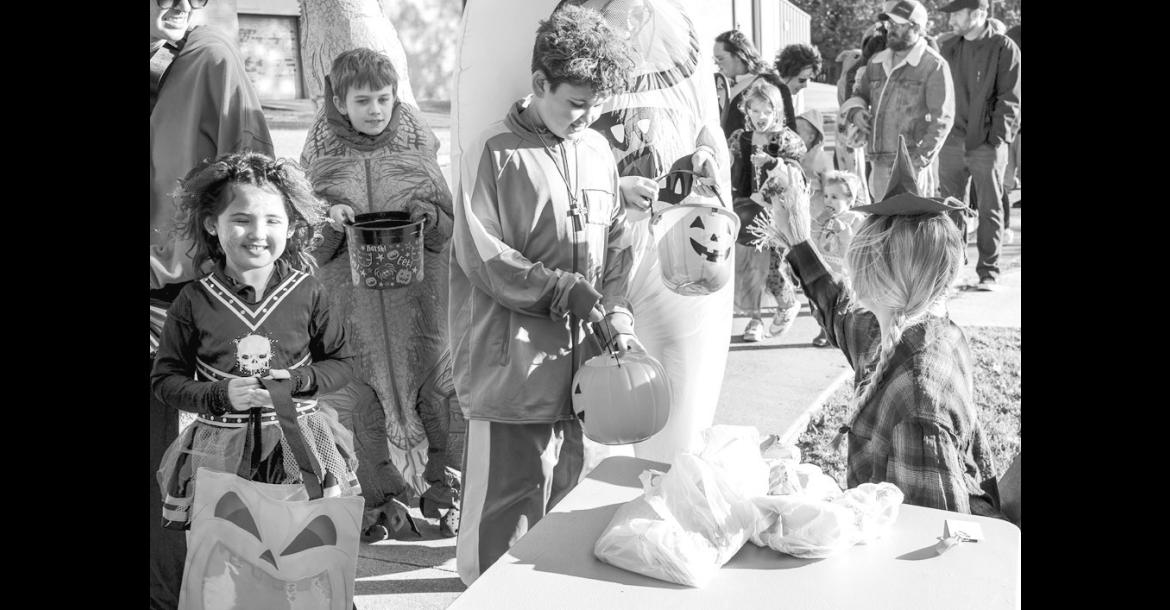 Seminole State College will host its annual Trick or Treat Trail on Tuesday, Oct. 27, from 5 to 6:30 p.m. in Henderson Park on campus. SSC students and employees will distribute candy at stations along the walking trail surrounding the north pond. The event is free and open to the public, and children are encouraged to wear Halloween costumes. For more information, contact Melinda Sims at m.sims@sscok.edu. (SSC photo)