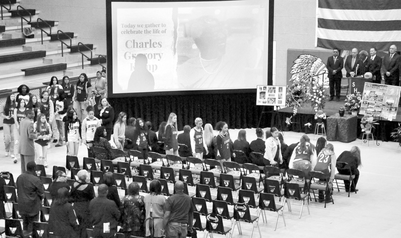 SHS Students And Staff Pay Tribute to ‘Coach Kemp’ Seminole Producer