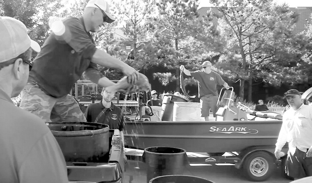 Bowfishing to Continue Without Limits in Oklahoma Seminole Producer