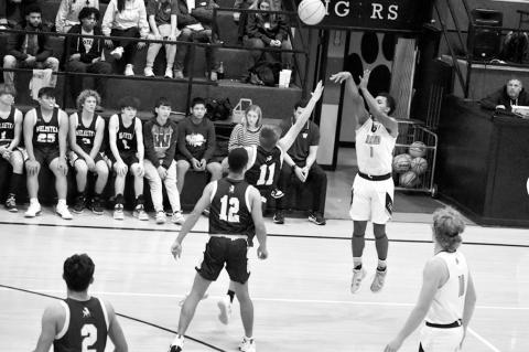 Maud Boys Win Over Weleetka; Girls Come up Short Friday Night