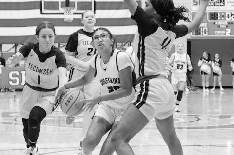 Courtesy Photo by Glen Bryan Seminole Lady Chieftain Jaelynn Knighton drives past a defender for a shot attempt.