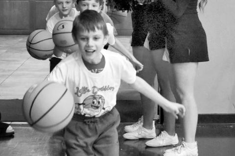 ‘Little Dribblers’ Dazzle Basketball Fans at Halftime
