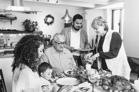 Doctors’ Tips to Stay Healthy and Safe This Holiday Season