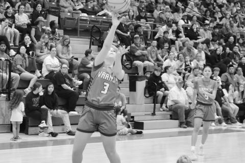 Varnum Lady Whippet Raylin Gee makes the jump shot Friday night. Staff Photo by Andy Wilson