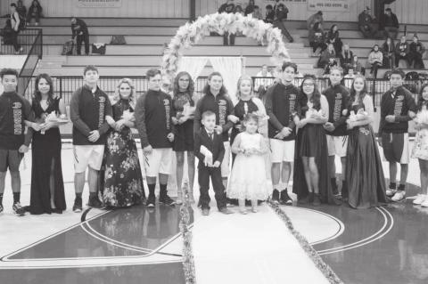 Bowlegs Invite Prue Rockets for Homecoming