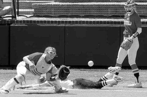 SSC Softball Takes Series vs. Rose State