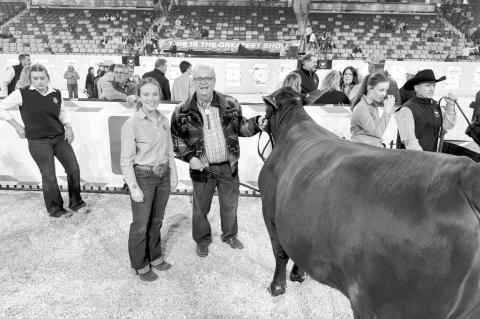 Rep. Danny Williams showing heifer with Emma Bellah at OYE. (Photo provided)