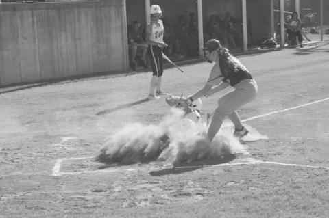 Maud Lady Tigers Victorious in Double-Header