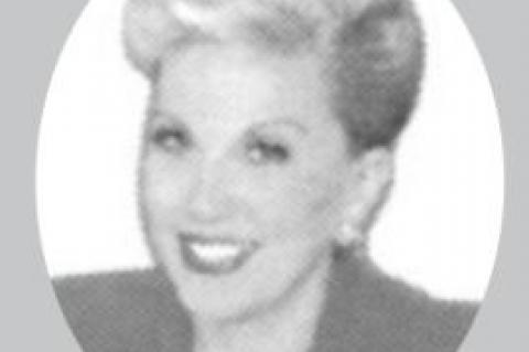 Beau’s Female Friends Send A ‘Hands-Off’ Signal To His Paramour