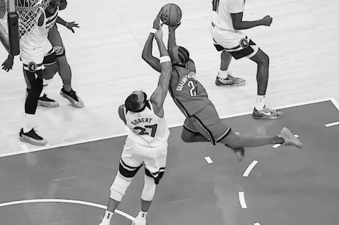 OKC’s Alexander is Honored As Thunder Rolls Game 2