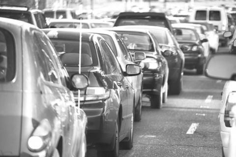 How Drivers Can Reduce And Avoid Traffic