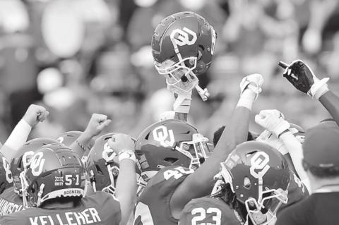 Oklahoma Earns 10 Pre-Season Big 12 Honors