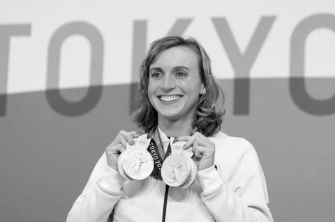 Katie Ledecky Wins Gold in 1,500m Freestyle